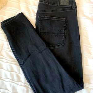 AMERICAN EAGLE high rise distressed jeans